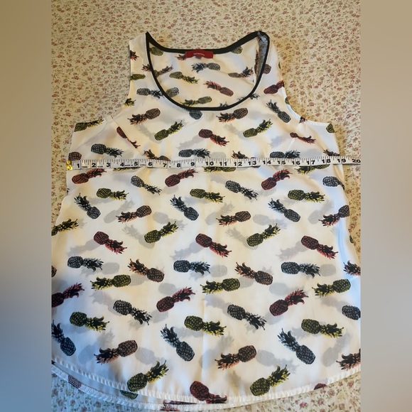 ✨ “Red” Sax Fifth Avenue” Pineapple print 🍍sleeveless tank - Picture 6 of 6